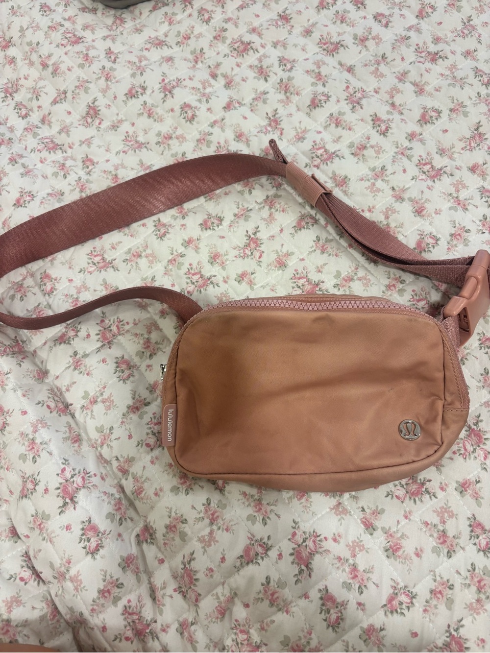 lululemon athletica Dusky Rose Belt Bag